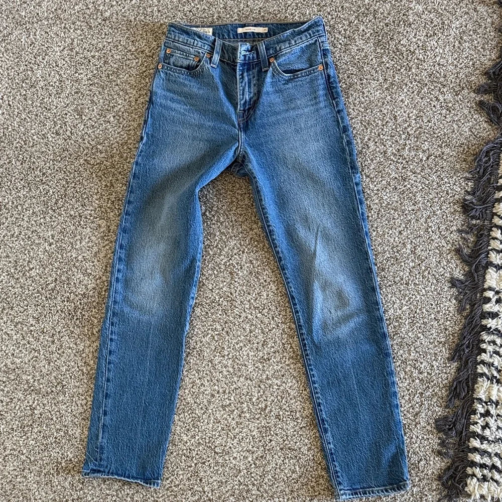 Levi's Wedgie Slim Straight-Leg Jeans 25x30 - Picture 7 of 7